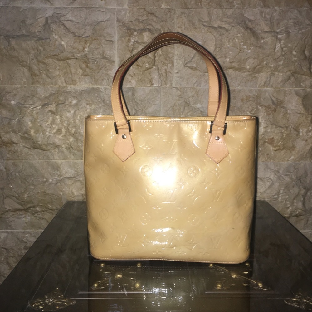 Authentic Louis Vuitton hand bag Monogram vernis